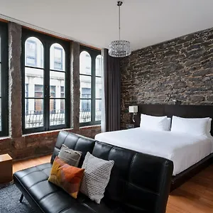 Le Petit 3*, Montréal Canada